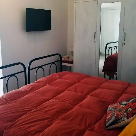 La Casa Dei Nonni Bed & Breakfast 3*